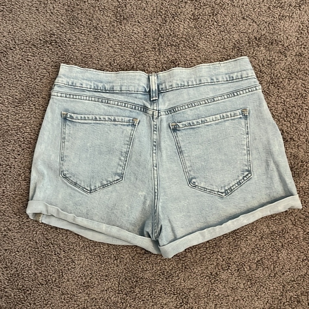 Old Navy boyfriend denim shorts - Picture 2 of 3